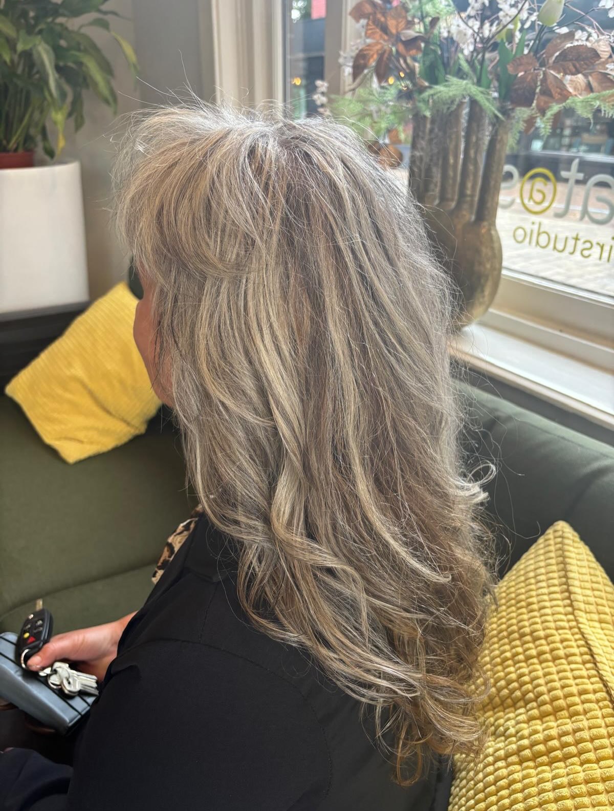 Grijs haar met grey blending bij Natasja's Hairstudio in Tubbergen